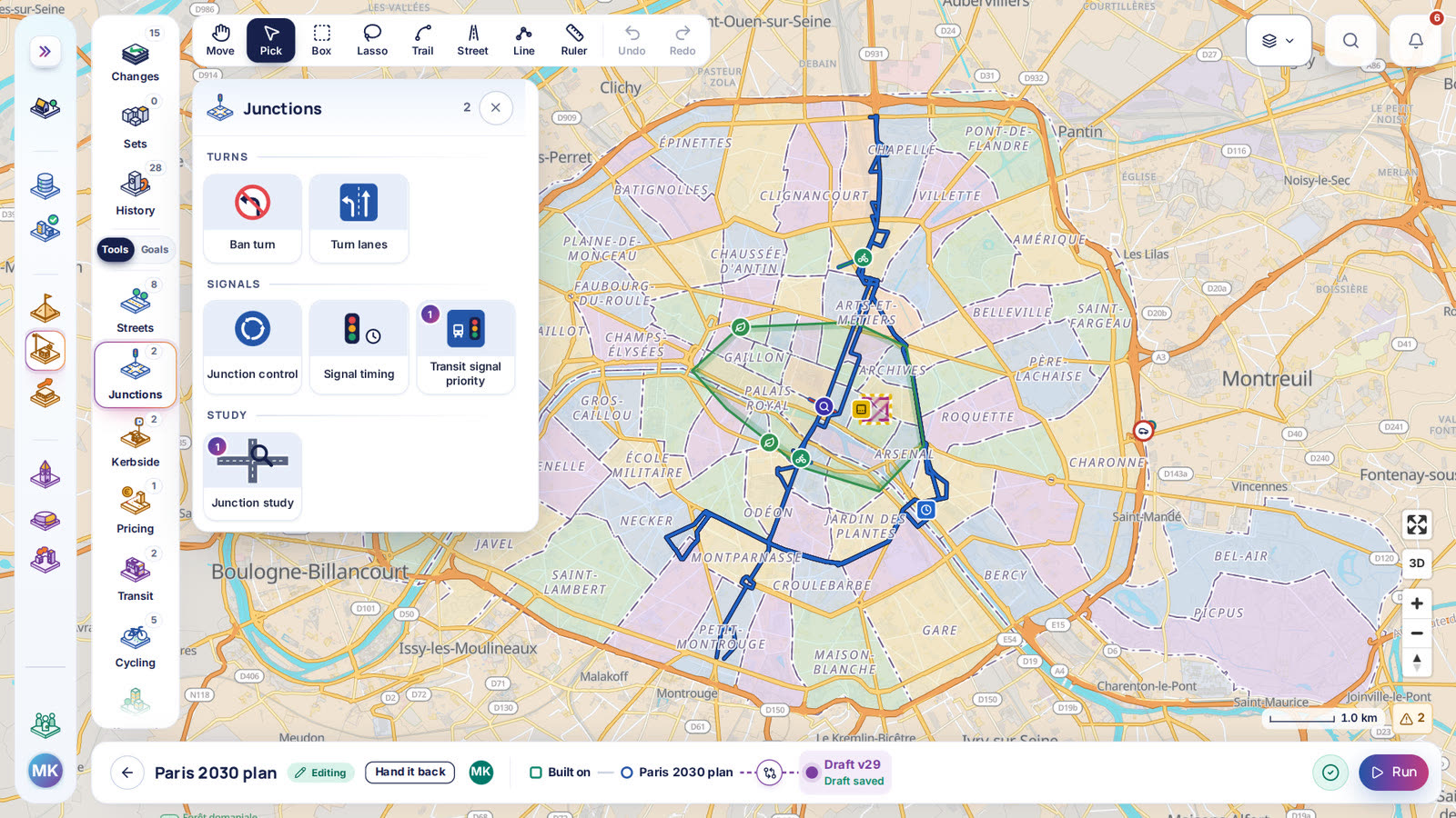 The Junctions tools open over Paris in the scenario editor